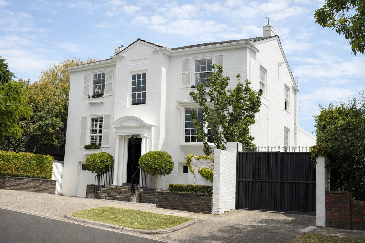 Caulfield South White Brick Exterior